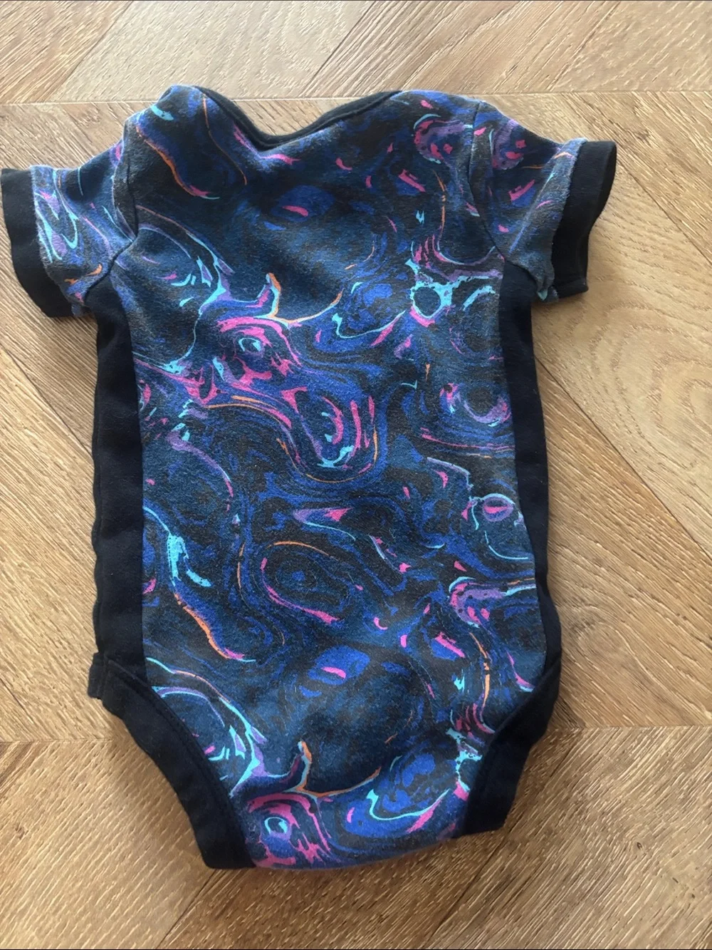 Tottenham Hotspur AIA Logo Baby One-Piece - Black with Neon Accents 3-6 Months
